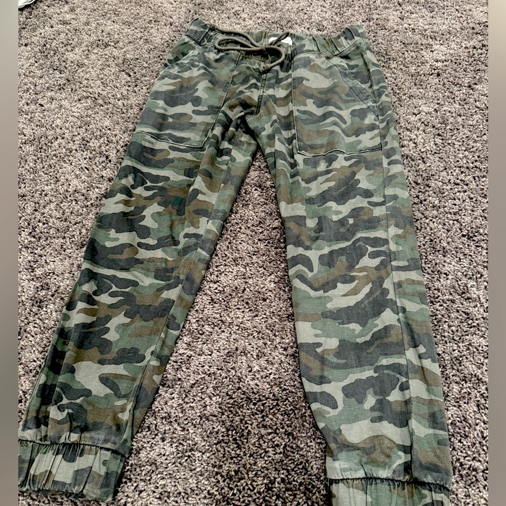 Bella Dahl Camo Jogger Pant